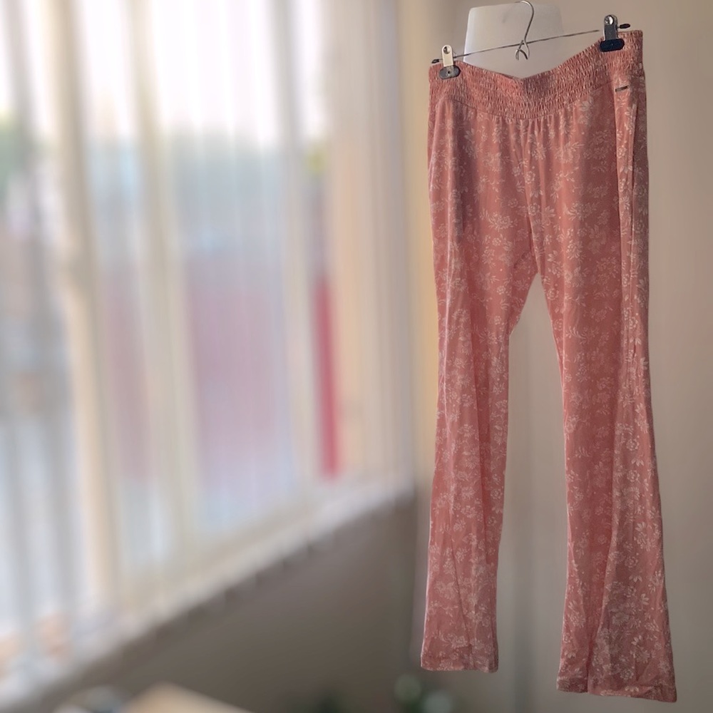 NWT Roxy bell bottom floral 🌸 pants w/pockets - Size L